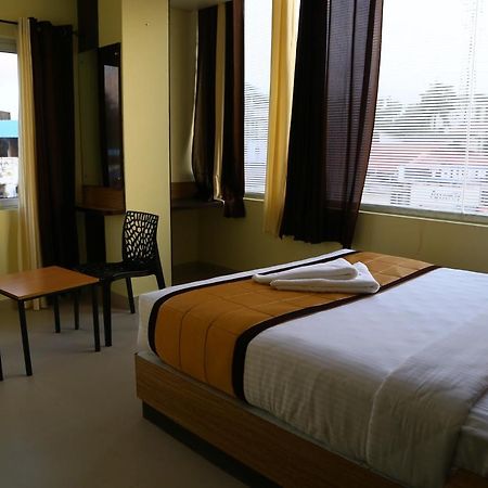 Hotel Landmark Port Blair Extérieur photo